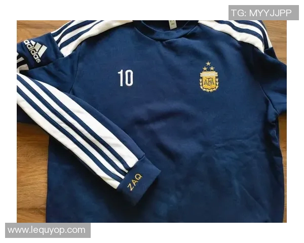 足球明星卫衣刺绣图展现运动魅力与时尚风格的完美结合